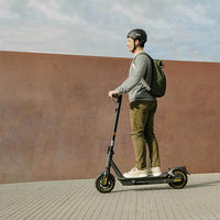 Segway Ninebot MAX G2 lifestyle concrete